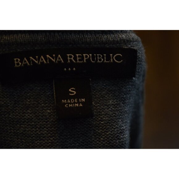 Banana Republic Women’s Size Small Gray Cardigan Sweater Preppy Classic Basic - Picture 5 of 5